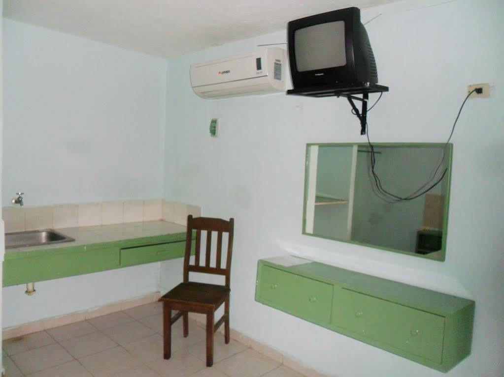 OYO Hotel Aventura Mérida Exterior foto