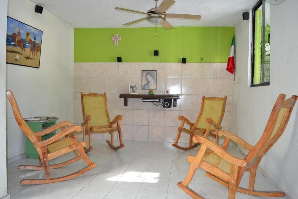 OYO Hotel Aventura Mérida Exterior foto